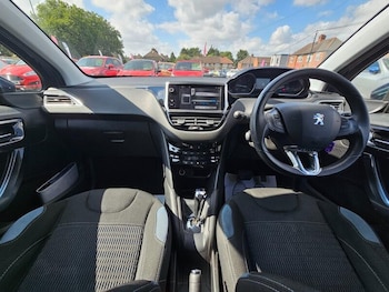 Used Peugeot 208 2013 for sale - 75539652: Photo