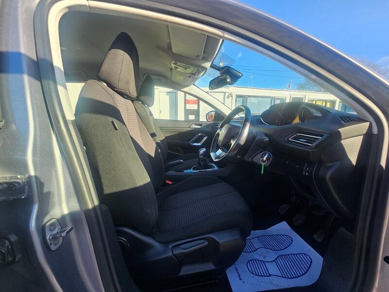 Used Peugeot 308 SW 2018 for sale - 76759275: Photo 11