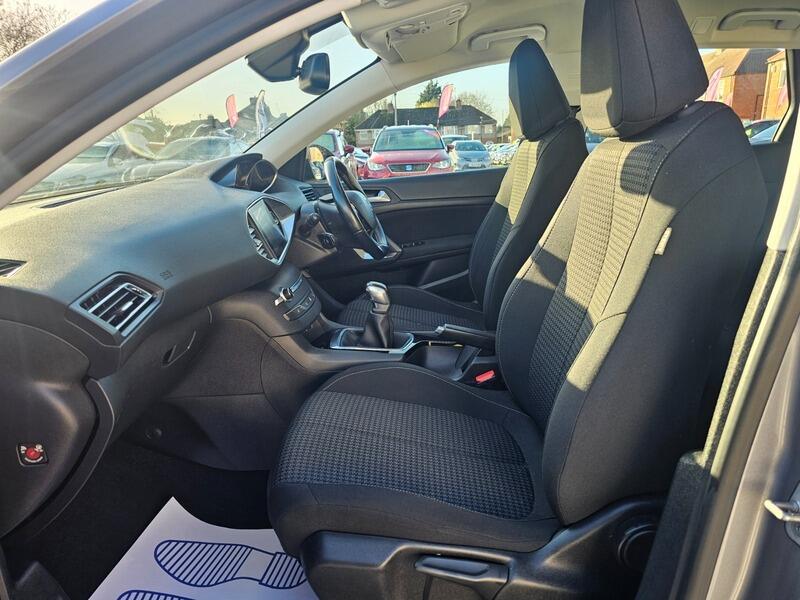 Used Peugeot 308 SW 2018 for sale - 76759275: Photo 14