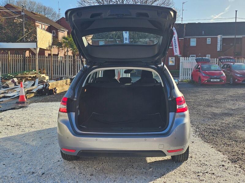 Used Peugeot 308 SW 2018 for sale - 76759275: Photo 15