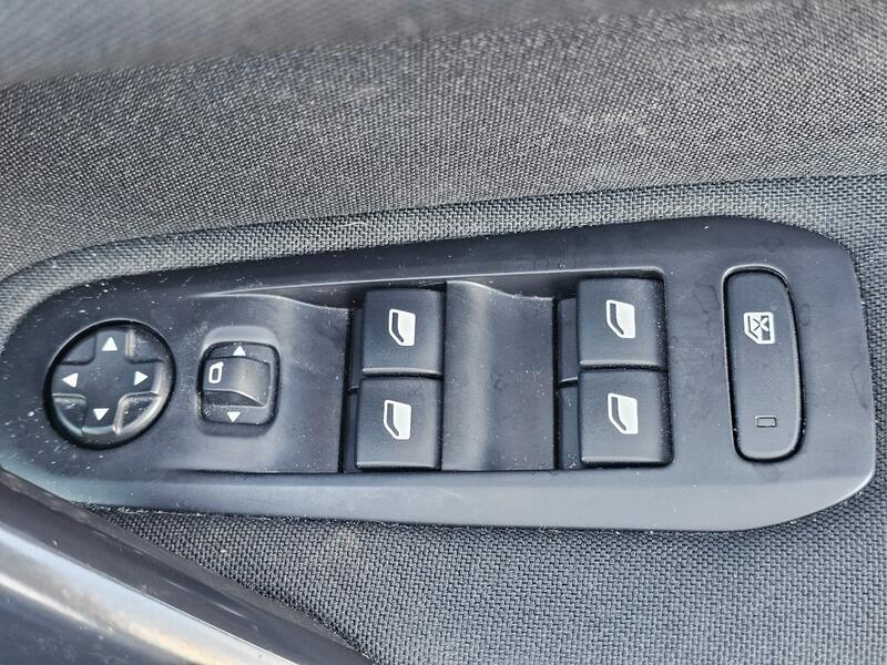 Used Peugeot 308 SW 2018 for sale - 76759275: Photo 22