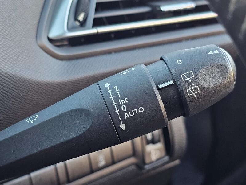 Used Peugeot 308 SW 2018 for sale - 76759275: Photo 25