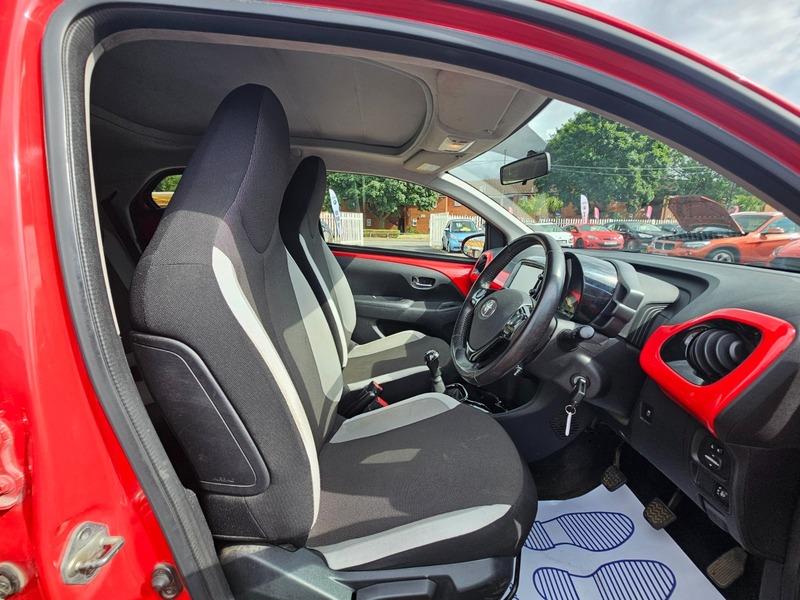 Used Toyota AYGO 2017 for sale - 76992852: Photo 11