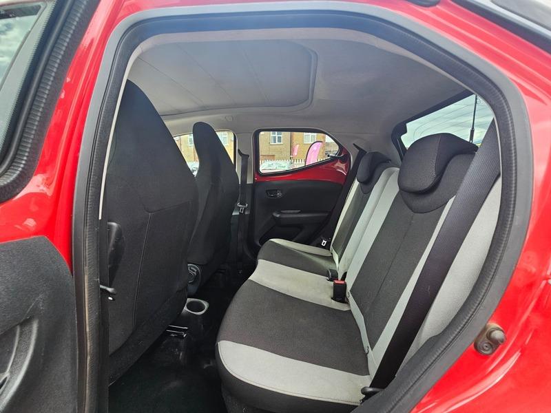 Used Toyota AYGO 2017 for sale - 76992852: Photo 13