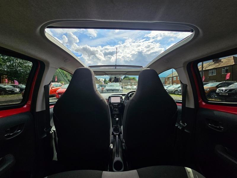 Used Toyota AYGO 2017 for sale - 76992852: Photo 17