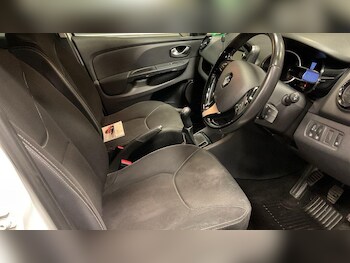 Used Renault Clio 2016 for sale - 76976127: Photo