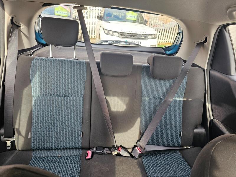 Used Toyota Yaris 2012 for sale - 77496007: Photo 12