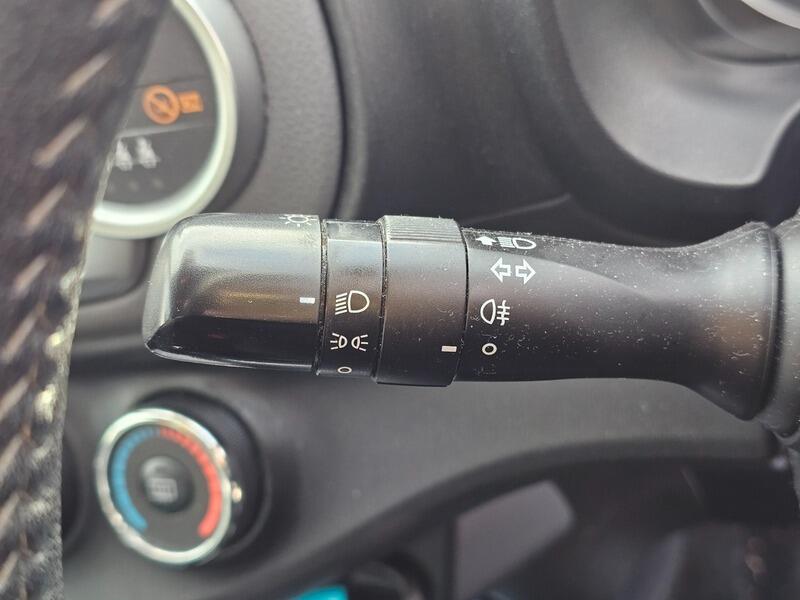 Used Toyota Yaris 2012 for sale - 77496007: Photo 17