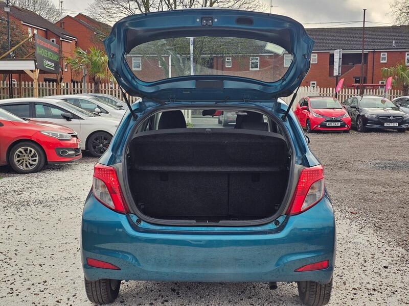 Used Toyota Yaris 2012 for sale - 77496007: Photo 21