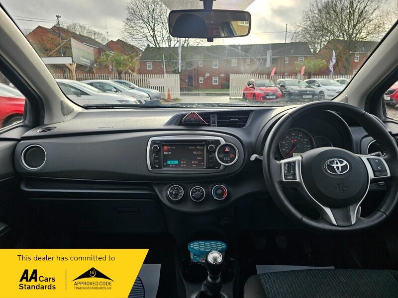 Used Toyota Yaris 2012 for sale - 77496007: Photo 3