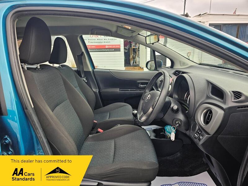 Used Toyota Yaris 2012 for sale - 77496007: Photo 8