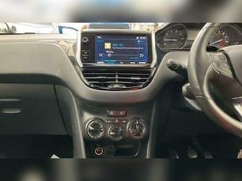 Used Peugeot 208 2019 for sale - 79681180: Photo