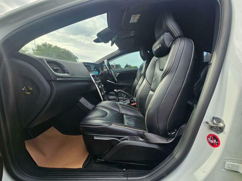 Used Volvo V40 2016 for sale - 76936541: Photo 14