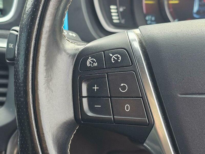 Used Volvo V40 2016 for sale - 76936541: Photo 23