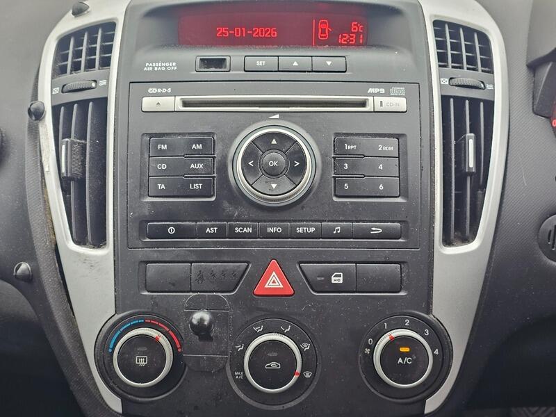 Used Kia Ceed 2010 for sale - 77320359: Photo 4