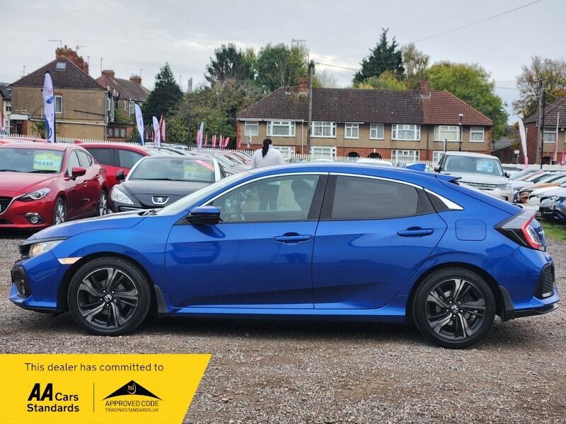 Used Honda Civic 2017 for sale - 76337896: Photo 5