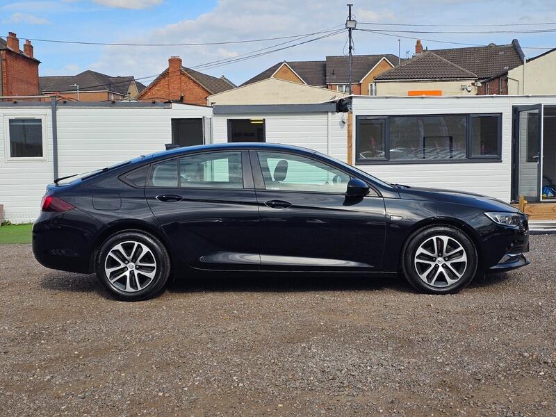 Used Vauxhall Insignia 2017 for sale - 76988321: Photo 10