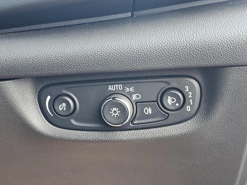 Used Vauxhall Insignia 2017 for sale - 76988321: Photo 21