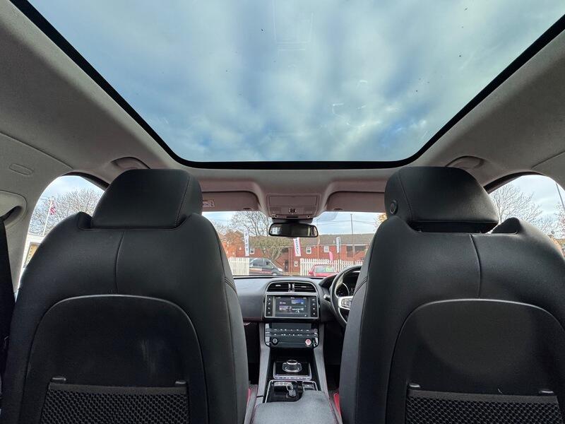 Used Jaguar F-Pace 2016 for sale - 76992440: Photo 11