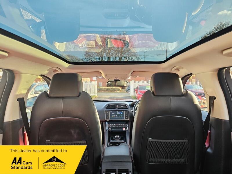 Used Jaguar F-Pace 2016 for sale - 76992440: Photo 3