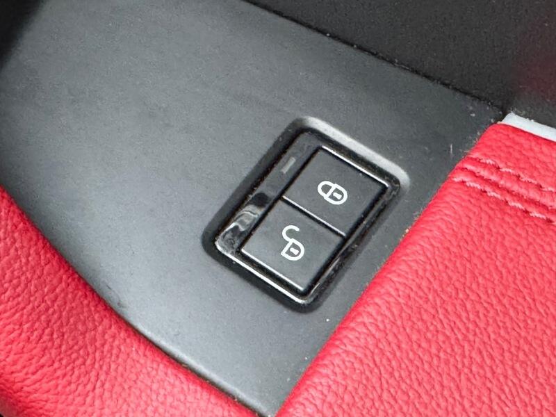 Used Jaguar F-Pace 2016 for sale - 76992440: Photo 39