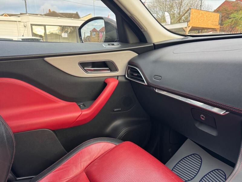 Used Jaguar F-Pace 2016 for sale - 76992440: Photo 47