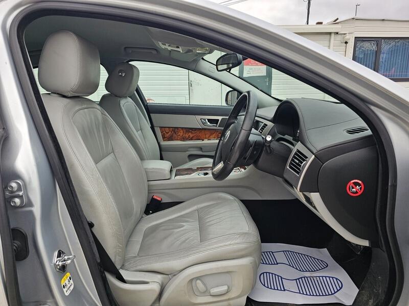 Used Jaguar XF 2010 for sale - 76701222: Photo 10