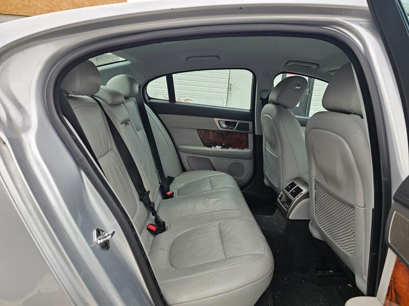 Used Jaguar XF 2010 for sale - 76701222: Photo 11