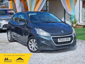 Used Peugeot 208 2015 for sale - 78405286: Photo