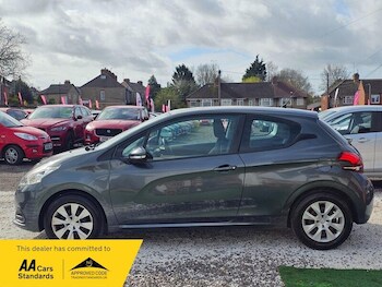 Used Peugeot 208 2015 for sale - 78405286: Photo