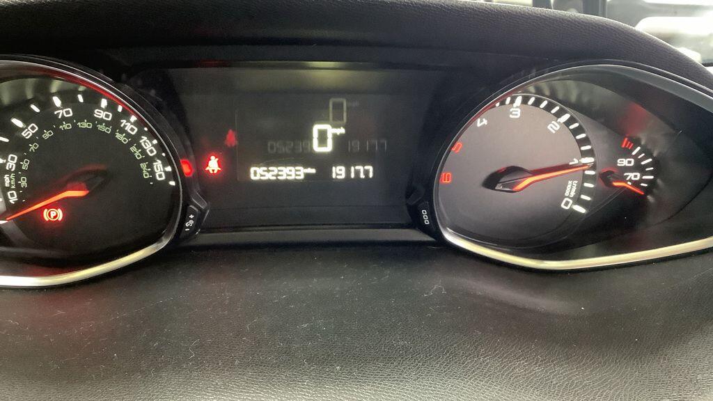 Used Peugeot 308 2014 for sale - 77564689: Photo 11