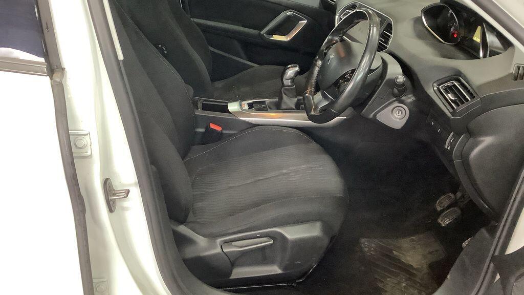 Used Peugeot 308 2014 for sale - 77564689: Photo 4