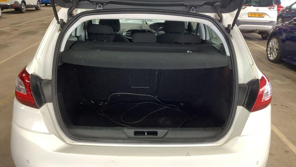 Used Peugeot 308 2014 for sale - 77564689: Photo 9