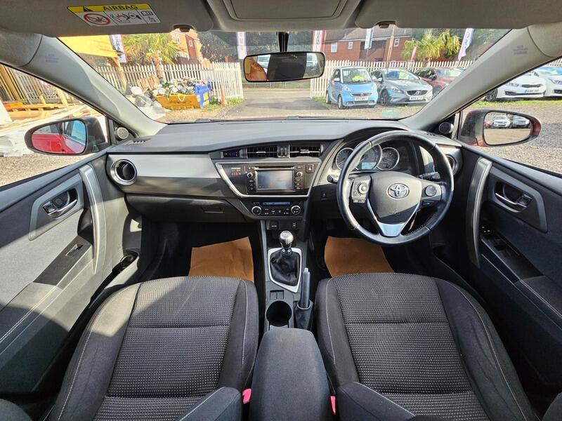 Used Toyota Auris 2014 for sale - 76988606: Photo 13