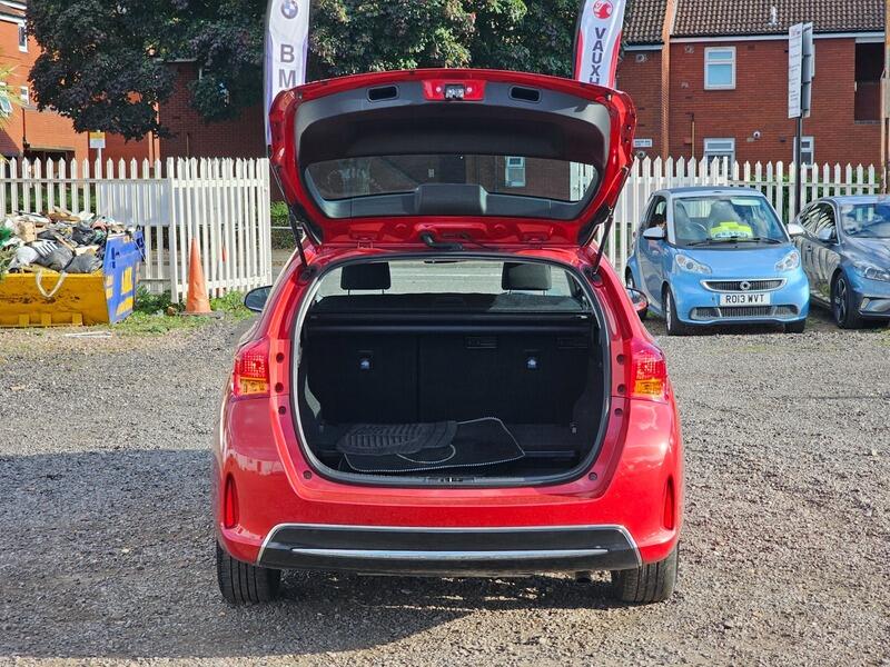 Used Toyota Auris 2014 for sale - 76988606: Photo 9