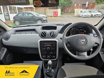 Used Dacia Duster 2015 for sale - 78504125: Photo