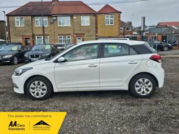 Used Hyundai i20 2017 for sale - 73994409: Photo