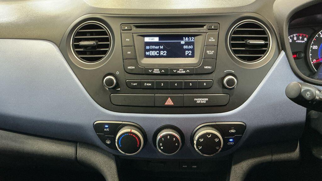 Used Hyundai i10 2016 for sale - 76759388: Photo 11