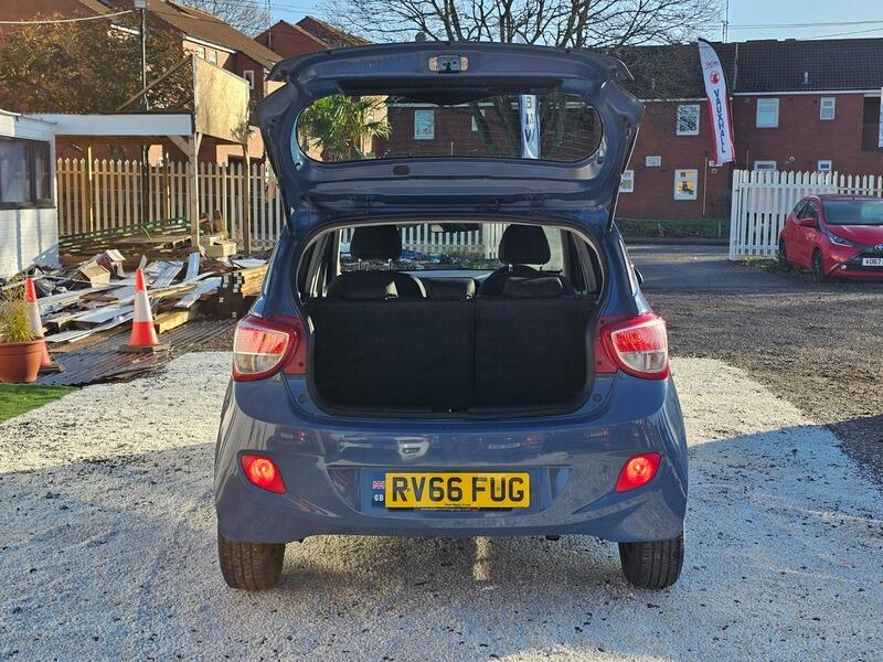 Used Hyundai i10 2016 for sale - 76759388: Photo 9