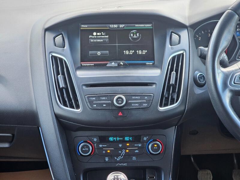 Used Ford Focus 2015 for sale - 76032052: Photo 15