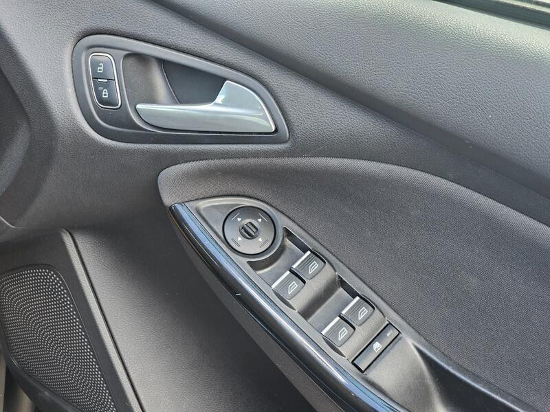 Used Ford Focus 2015 for sale - 76032052: Photo 23