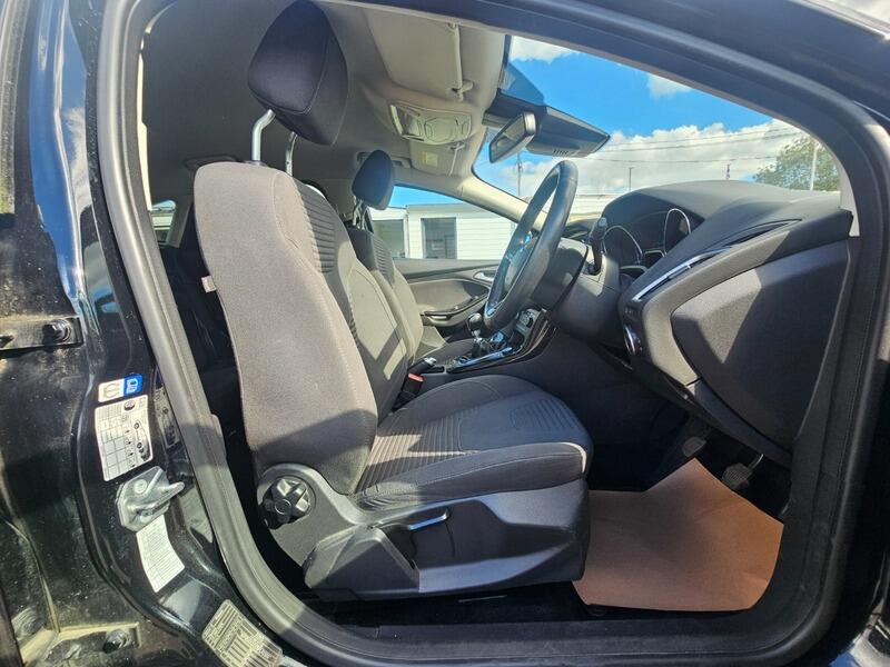 Used Ford Focus 2015 for sale - 76032052: Photo 9