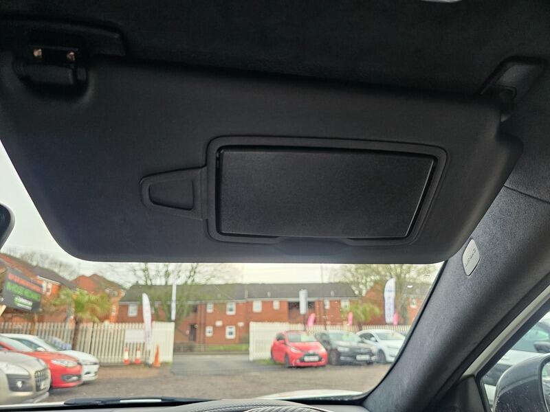 Used Infiniti Q30 2016 for sale - 77396101: Photo 41