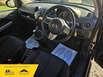 Used Mazda Mazda2 2011 for sale - 77468747: Photo