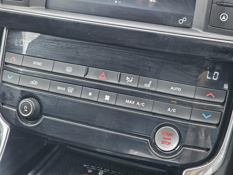 Used Jaguar XE 2016 for sale - 78170473: Photo 34