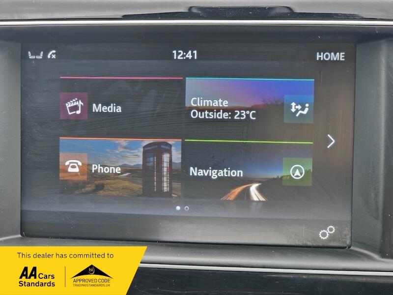 Used Jaguar XE 2016 for sale - 78170473: Photo 4