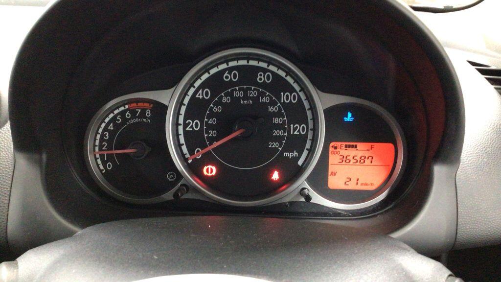 Used Mazda Mazda2 2011 for sale - 77166534: Photo 3