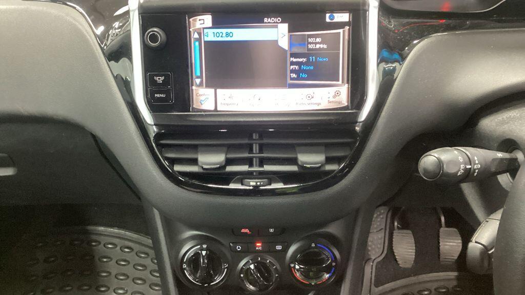 Used Peugeot 208 2012 for sale - 77352025: Photo 3