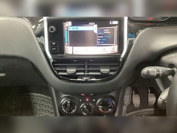 Used Peugeot 208 2012 for sale - 77352025: Photo