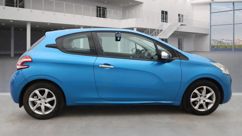 Used Peugeot 208 2012 for sale - 77352025: Photo 6